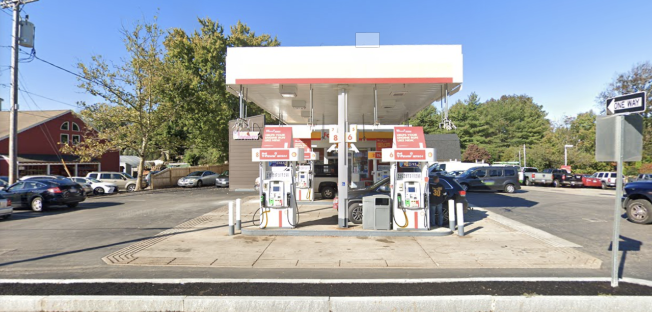 915 Waltham St., Lexington, MA 02421 - Seasons Corner Market